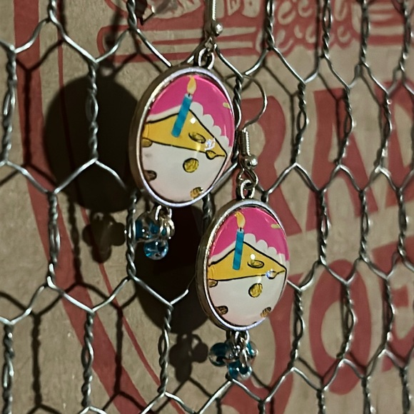 Trader Joe’s earrings 20mm - Picture 2 of 3